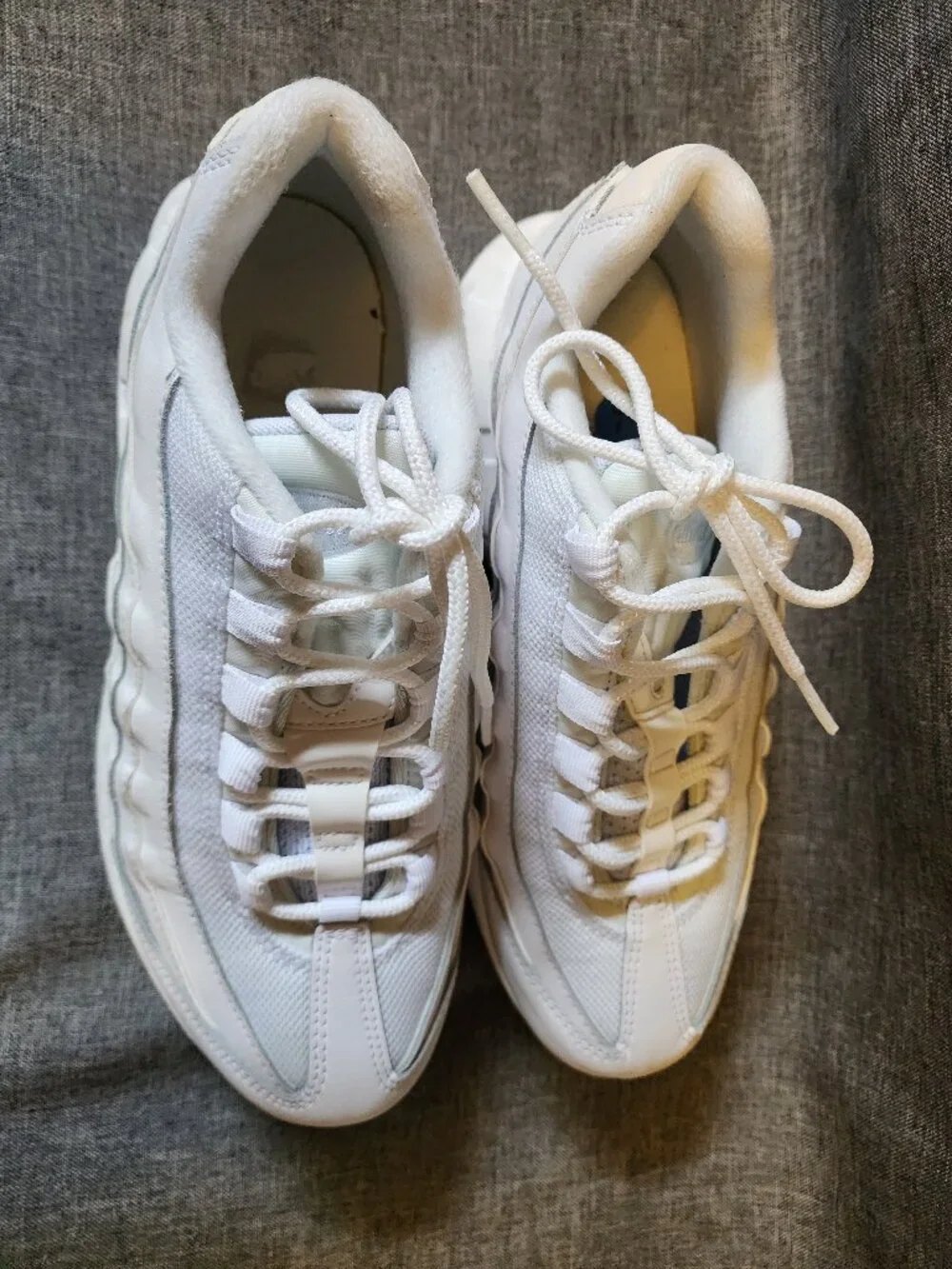 Youth Size 7 Nike CJ3906-100 Air Max 95 Recraft Triple White Sneakers